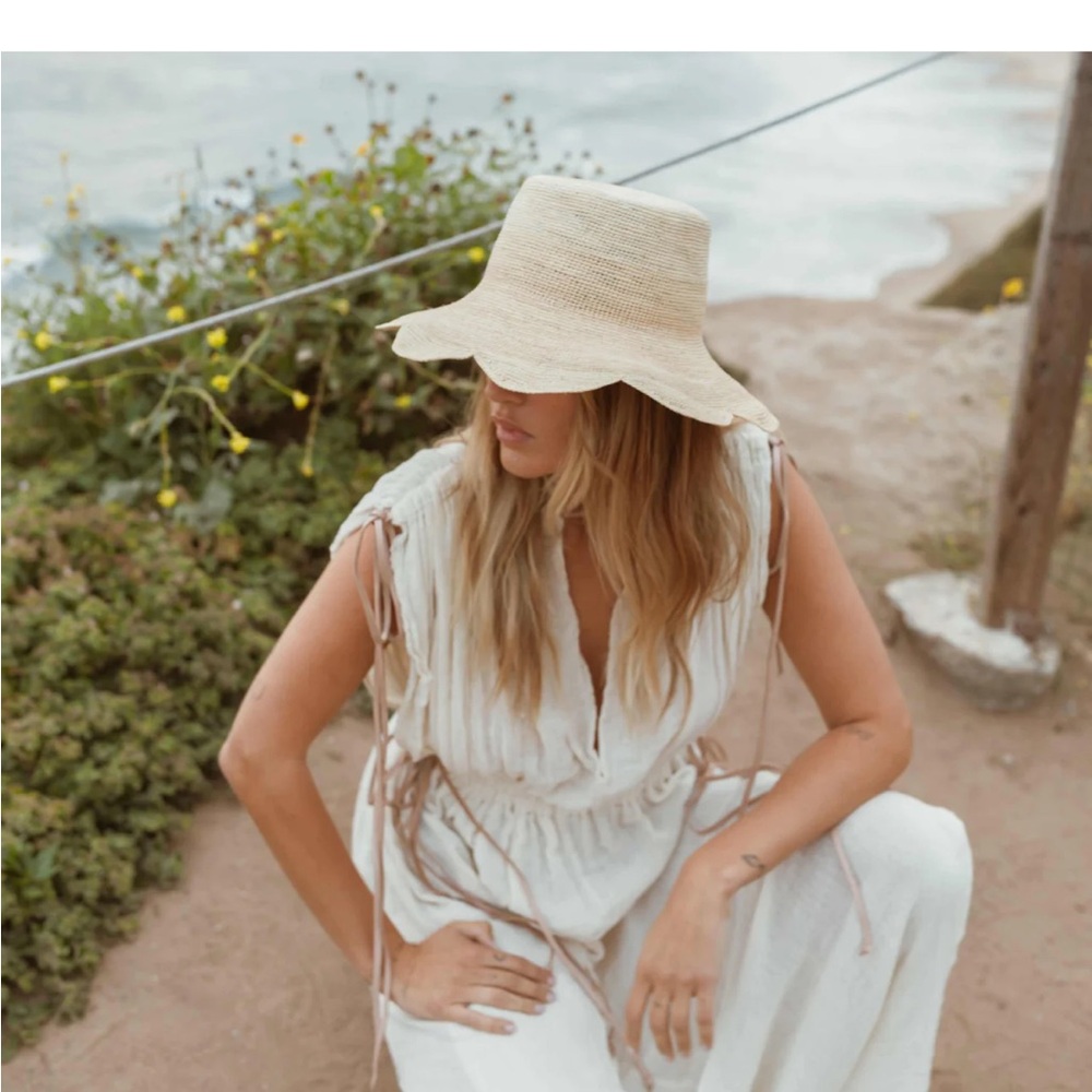 FREYA S/M Women's Packable Scallop Crochet Bucket Natural Hat $242 - Picture 2 of 12